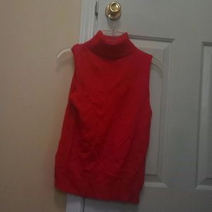 Sleeveless turtleneck crop
